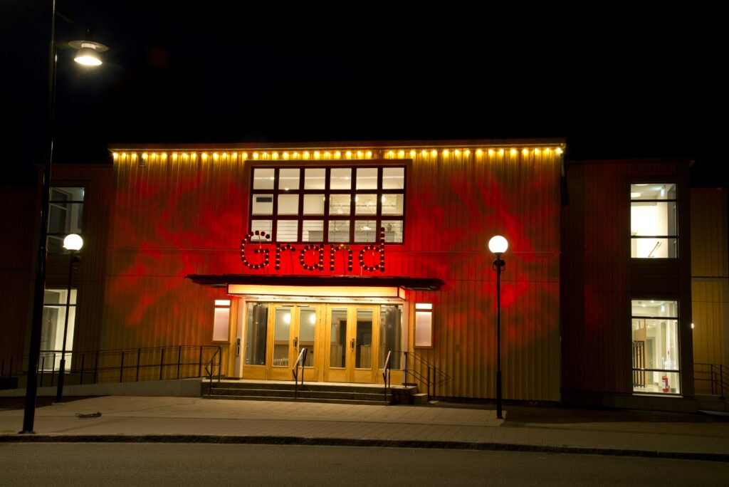 Teater Biografen Grand i Ljungby i ny skepnad Ambientljusdesign 2