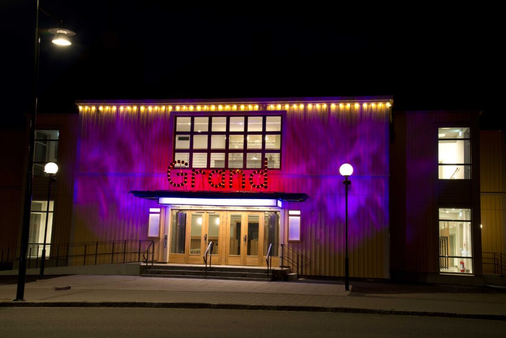 Teater Biografen Grand i Ljungby i ny skepnad. Ambientljusdesign 4