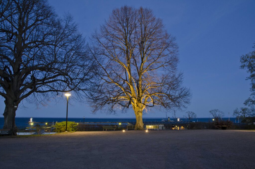 Hjo park- Ambient ljusdesign utsikt från hotel Bellevue